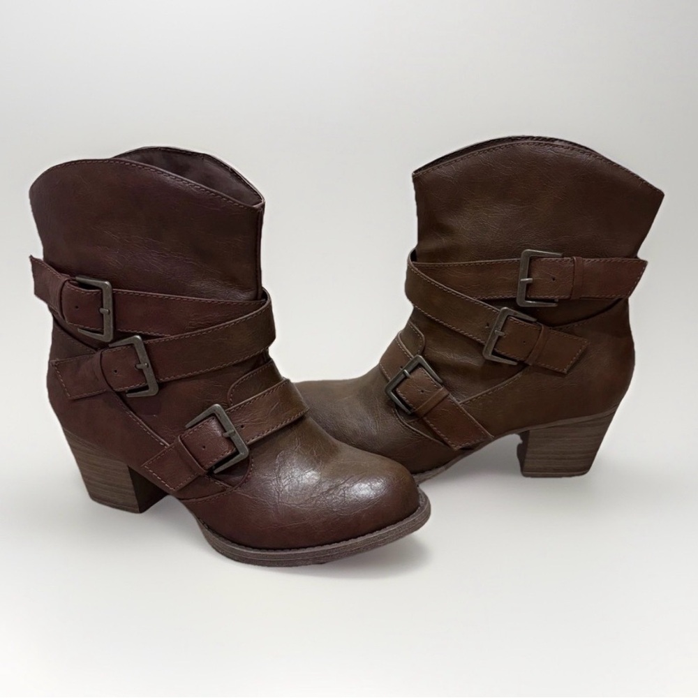 Mudd Women’s Brown Buckle Ankle Boots Block Heel Moto Boho Festival Booties 6